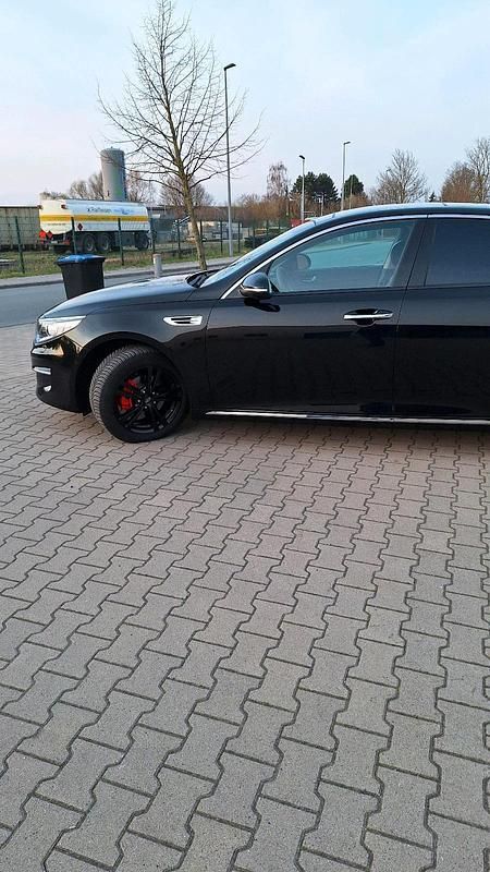 Gebraucht Kia Optima 141 PS (103 kW) 2016 Schwarz Limousine