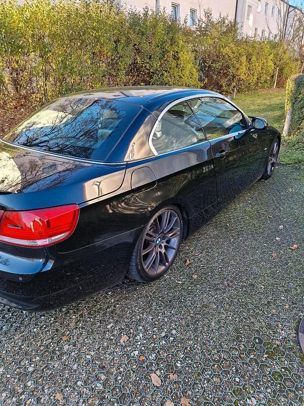 Schwarz Gebraucht 2007 BMW 330 Cabriolet Cabrio | 8.500 € (Fairer Preis) - Bild 1/4