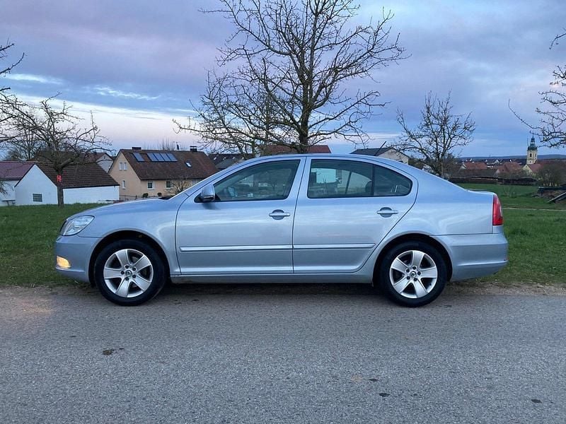 Gebraucht Skoda Octavia Elegance 160 PS (117 kW) 2009 Grau Limousine
