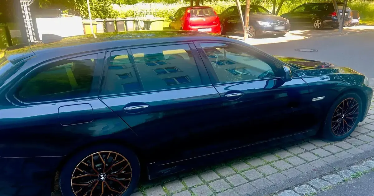 Gebraucht BMW 520 184 PS (135 kW) 2012 Schwarz Kombi