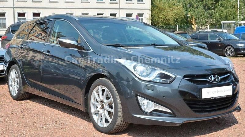 Gebraucht Hyundai i40 136 PS (100 kW) 2015 Grau Kombi