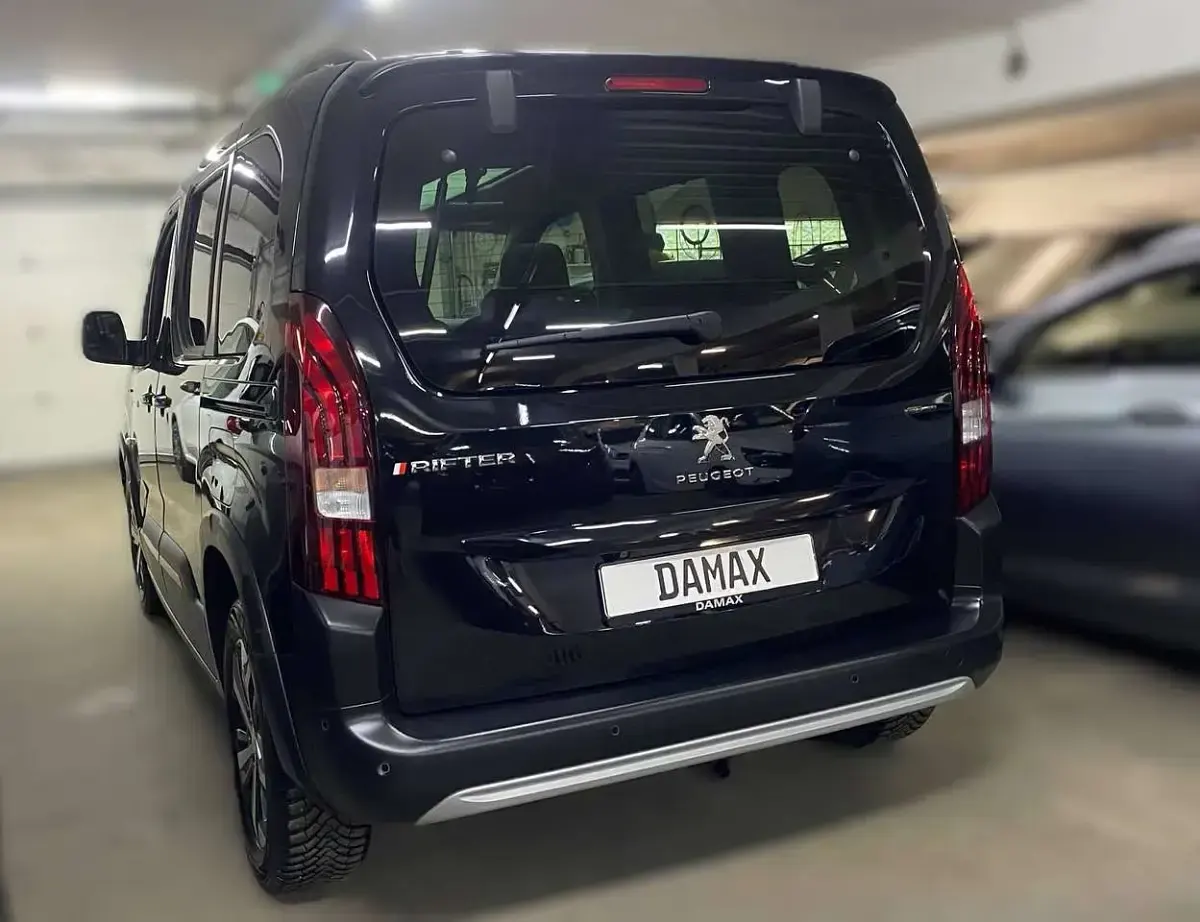 Gebraucht Peugeot Rifter GT 131 PS (96 kW) 2020 Lack onyx schwarz Van / Kleinbus