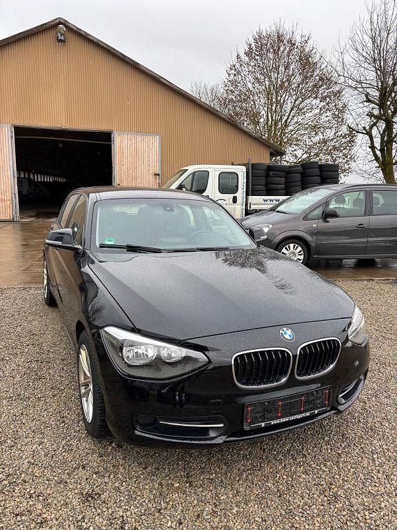 Gebraucht BMW 116 Sport Line 116 PS (85 kW) 2014 Schwarz Kleinwagen