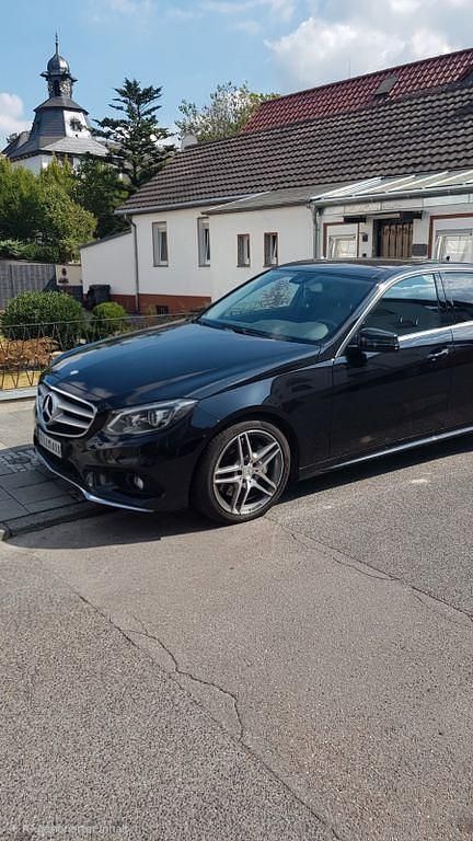 Gebraucht Mercedes E350 AMG line 258 PS (189 kW) 2014 Schwarz Limousine