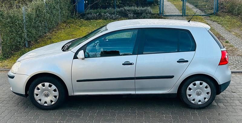 Gebraucht VW Golf V 102 PS (75 kW) 2005 Silber Kleinwagen
