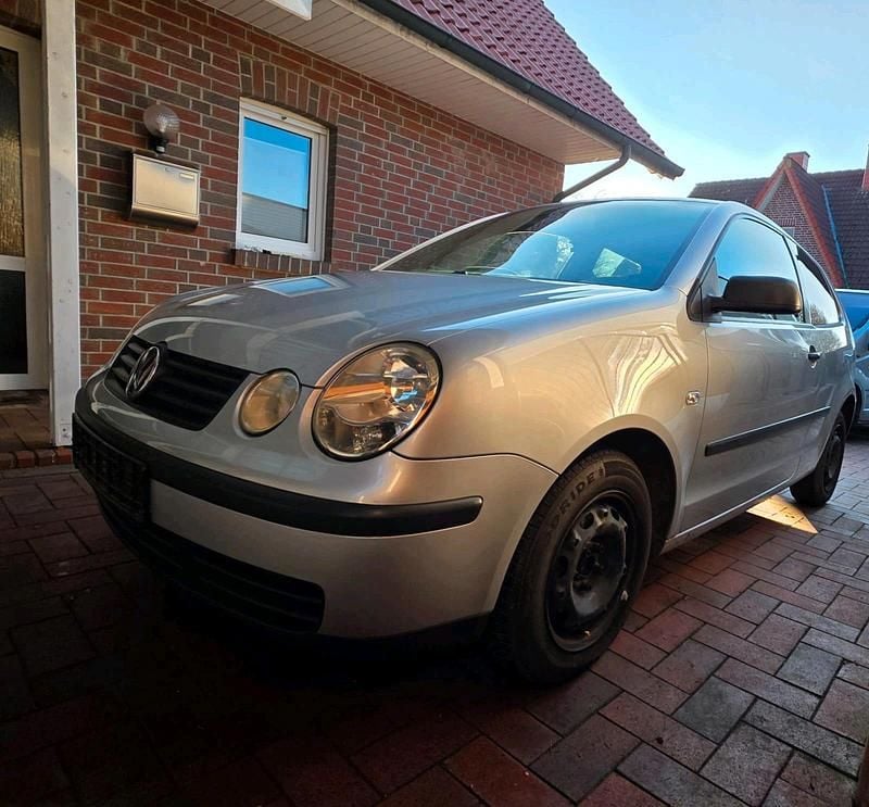 Gebraucht VW Polo 60 PS (44 kW) 2003 Silber Kleinwagen