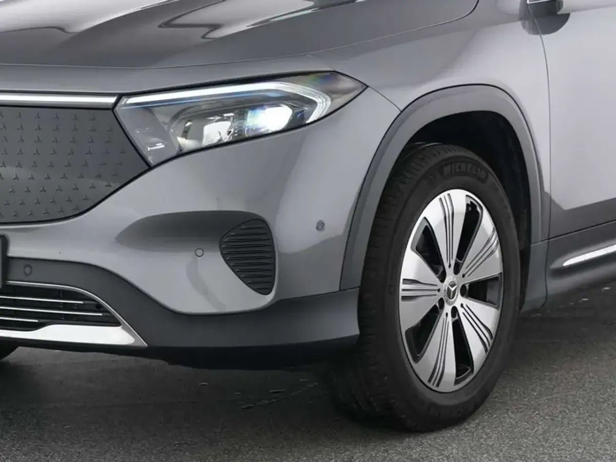 Gebraucht Mercedes EQB350 Advanced 214 kW (292 PS) 2024 Metalliclack mountaingrau SUV