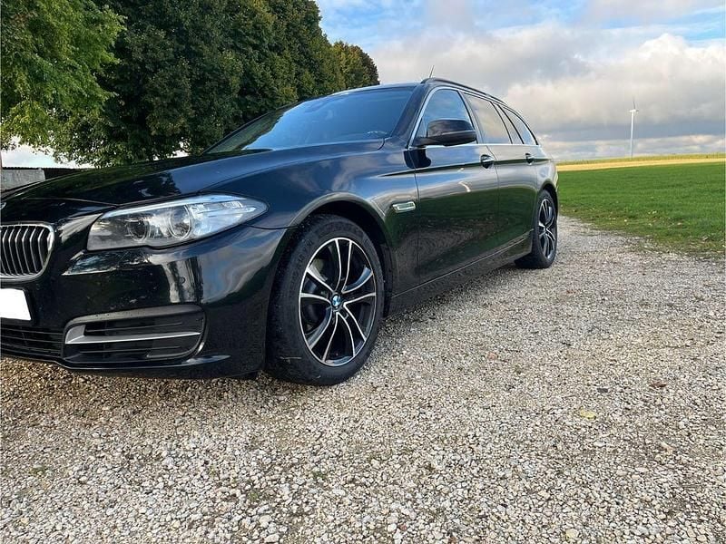 Schwarz Gebraucht 2014 BMW 520 Kombi | 10.300 € (Guter Preis) - Bild 1/4