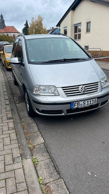 Silber Gebraucht 2008 VW Sharan Sportline Van / Kleinbus | 3.500 € (Fairer Preis) - Bild 1/4