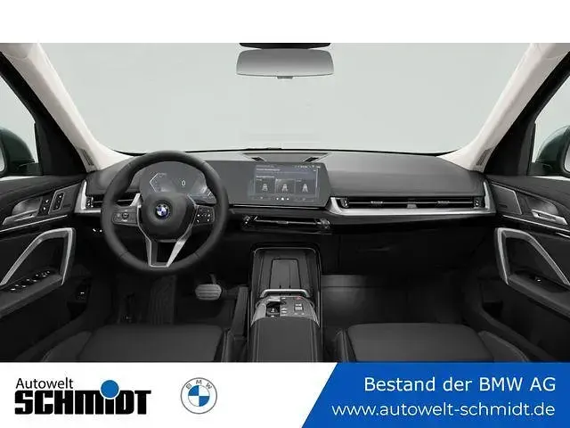 Gebraucht BMW X1 Comfort Edition 163 PS (119 kW) 2025 (grün)  cape york green SUV