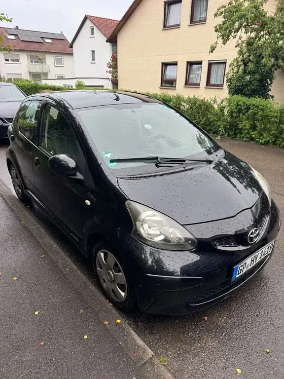 Gebraucht Toyota Aygo 68 PS (50 kW) 2006 Schwarz Kleinwagen