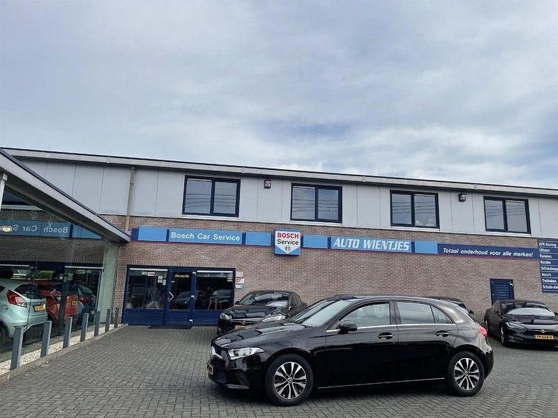 Schwarz Gebraucht 2020 Mercedes A180 Business Limousine | 16.750 € (Fairer Preis) - Bild 1/4