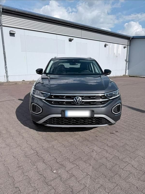 Gebraucht VW T-Roc Style 150 PS (110 kW) 2024 Grau SUV