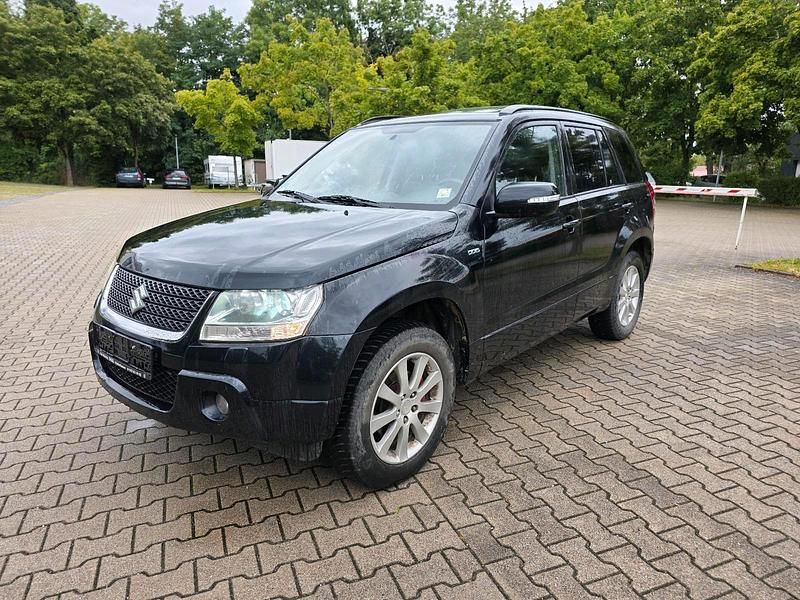 Schwarz Gebraucht 2010 Suzuki Grand Vitara SUV | 3.699 € (Fairer Preis) - Bild 1/4