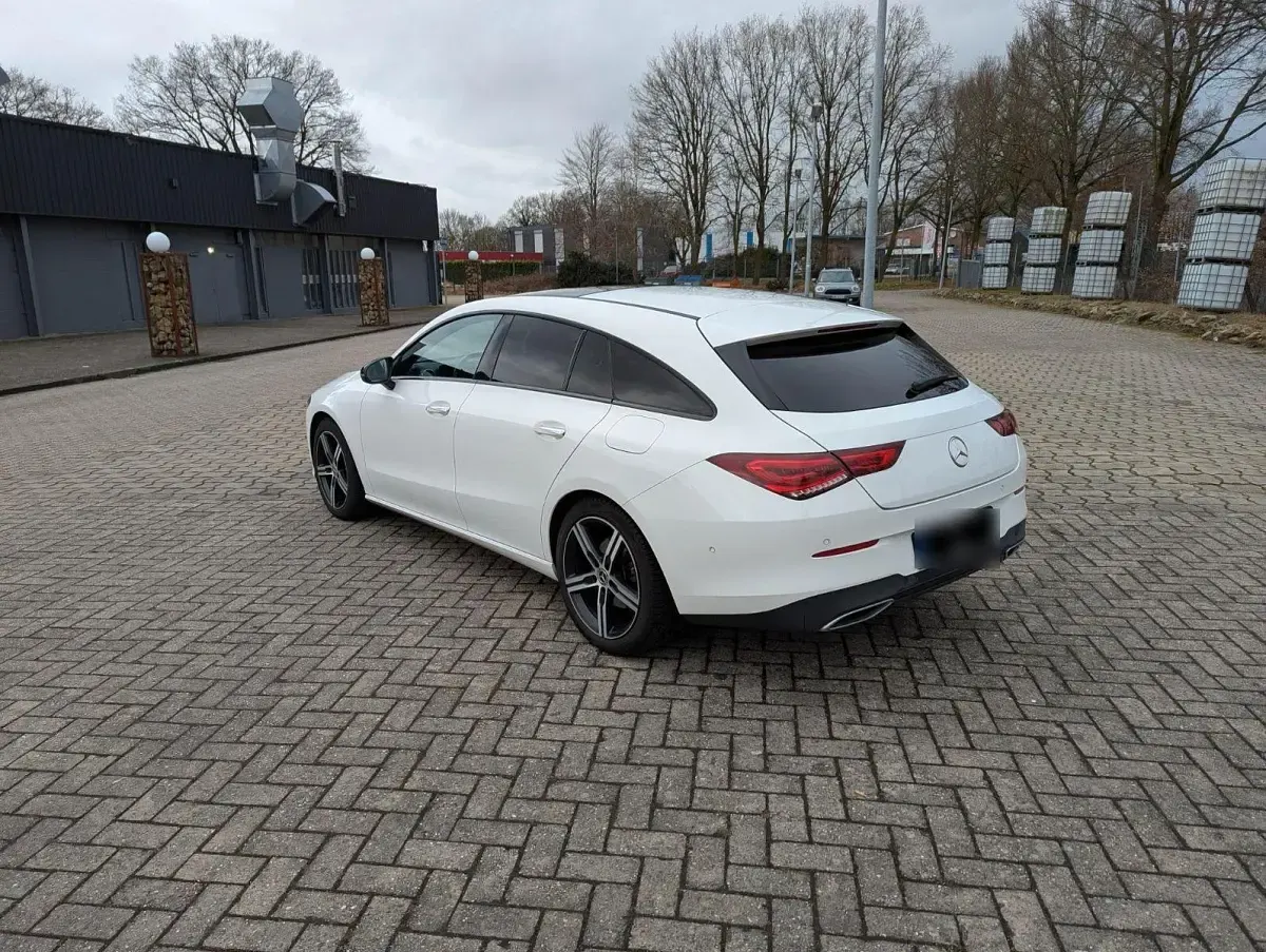 Gebraucht Mercedes CLA220 Shooting Brake 190 PS (139 kW) 2019 Weiß Kombi
