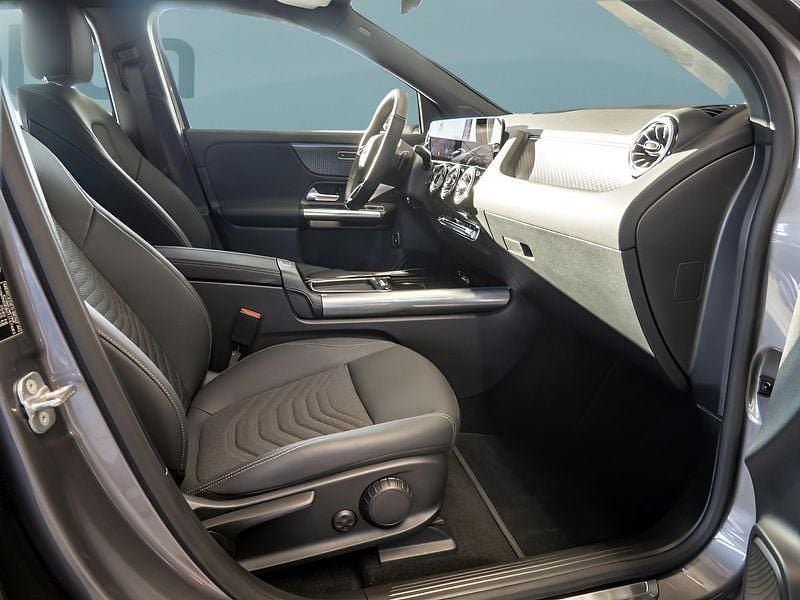 Gebraucht Mercedes EQA300 167 kW (228 PS) 2025 Grau SUV