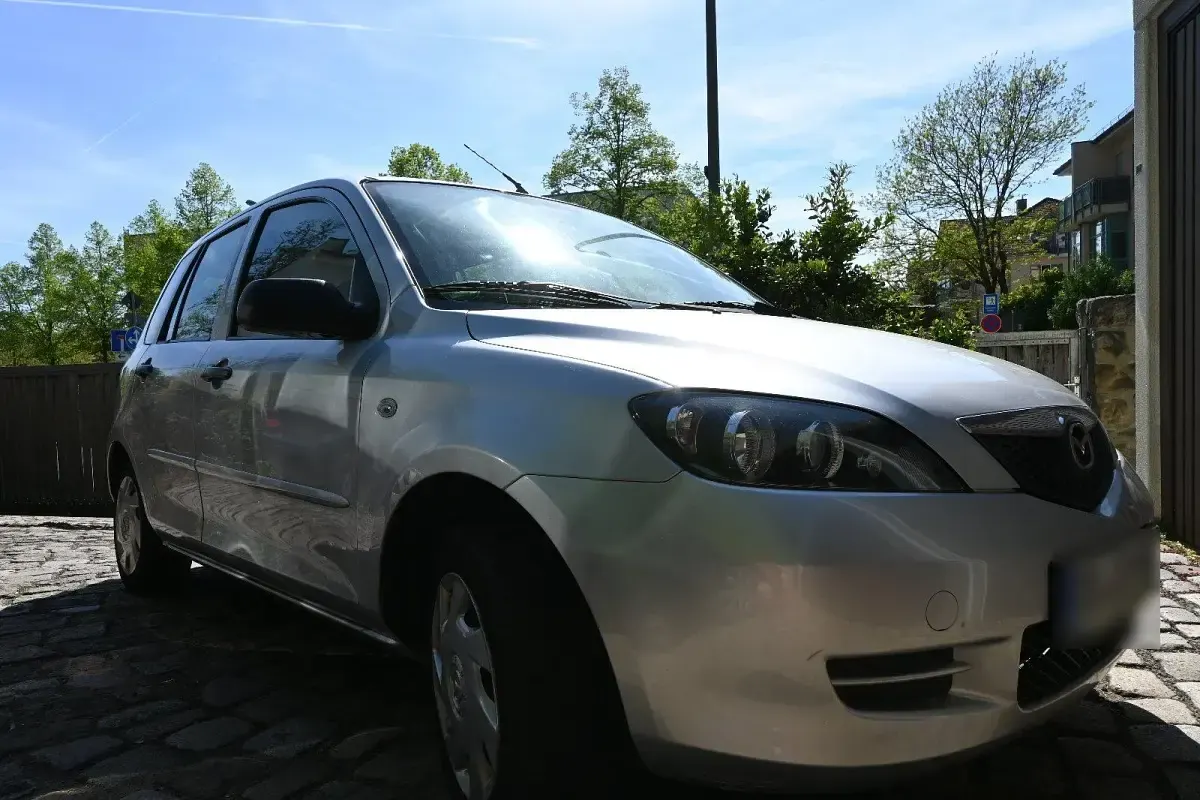 Usata Mazda 2 55 CV (40 kW) 2006 Argento Utilitaria