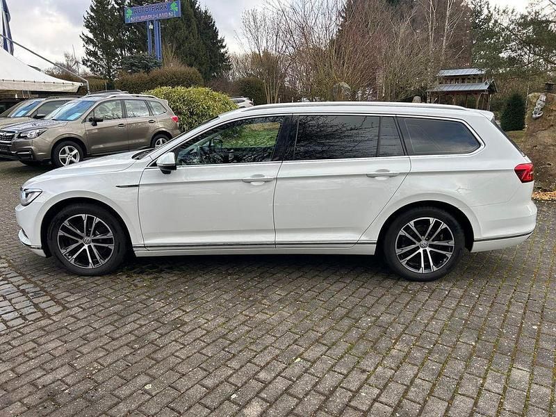 Gebraucht VW Passat Highline 190 PS (139 kW) 2018 Weiß Kombi