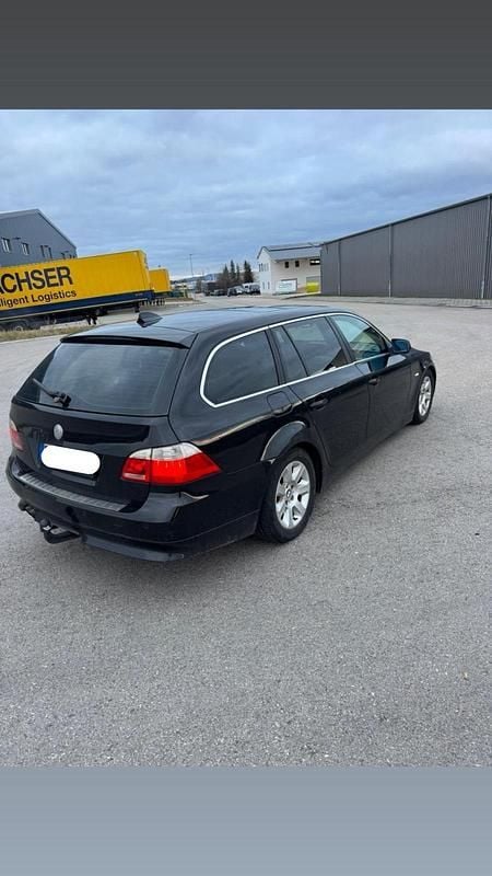 Gebraucht BMW 525 218 PS (160 kW) 2005 Schwarz Kombi
