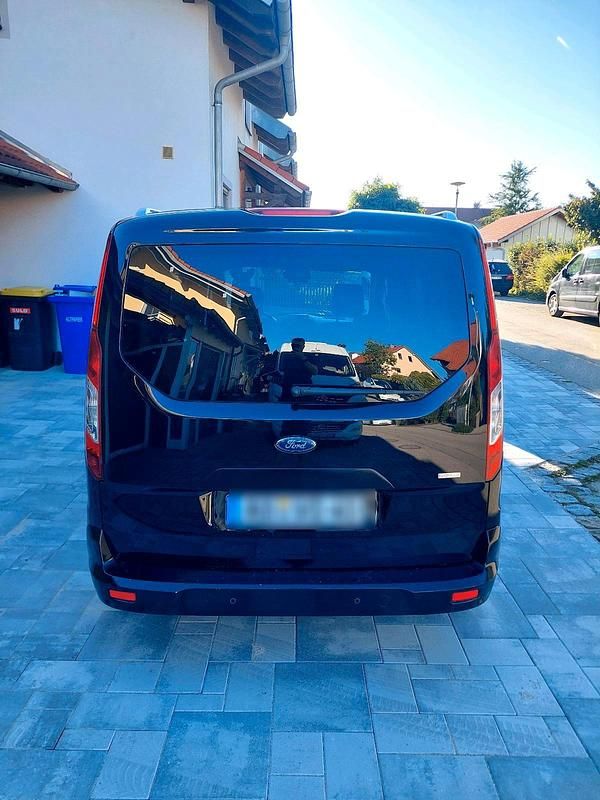 Gebraucht Ford Tourneo Connect 120 PS (88 kW) 2018 Schwarz Van / Kleinbus