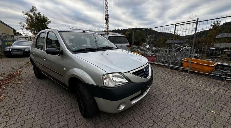 Gebraucht Dacia Logan 87 PS (63 kW) 2005 Gold Limousine