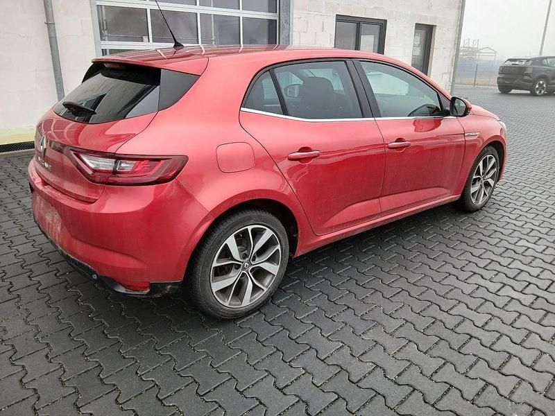 Gebraucht Renault Mégane IV Bose Edition 132 PS (97 kW) 2016 Rot Limousine