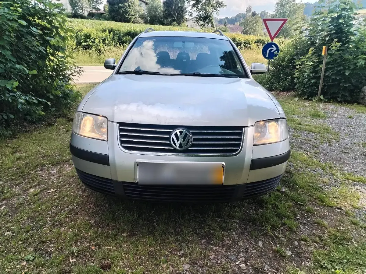 Gebraucht VW Passat 101 PS (74 kW) 2002 Silber Kombi