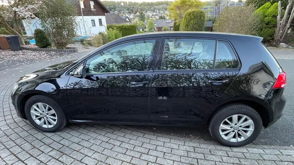 Second-hand VW Golf VII 105 CP (77 kW) 2013 Negru Berlinǎ