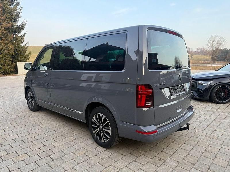 Gebraucht VW Multivan Generation Six 204 PS (150 kW) 2021 Grau Van