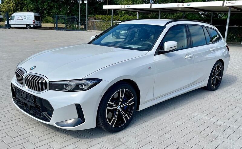 Mineralweiss Gebraucht 2024 BMW 330 M Sport Kombi | 35.950 € - Bild 1/4