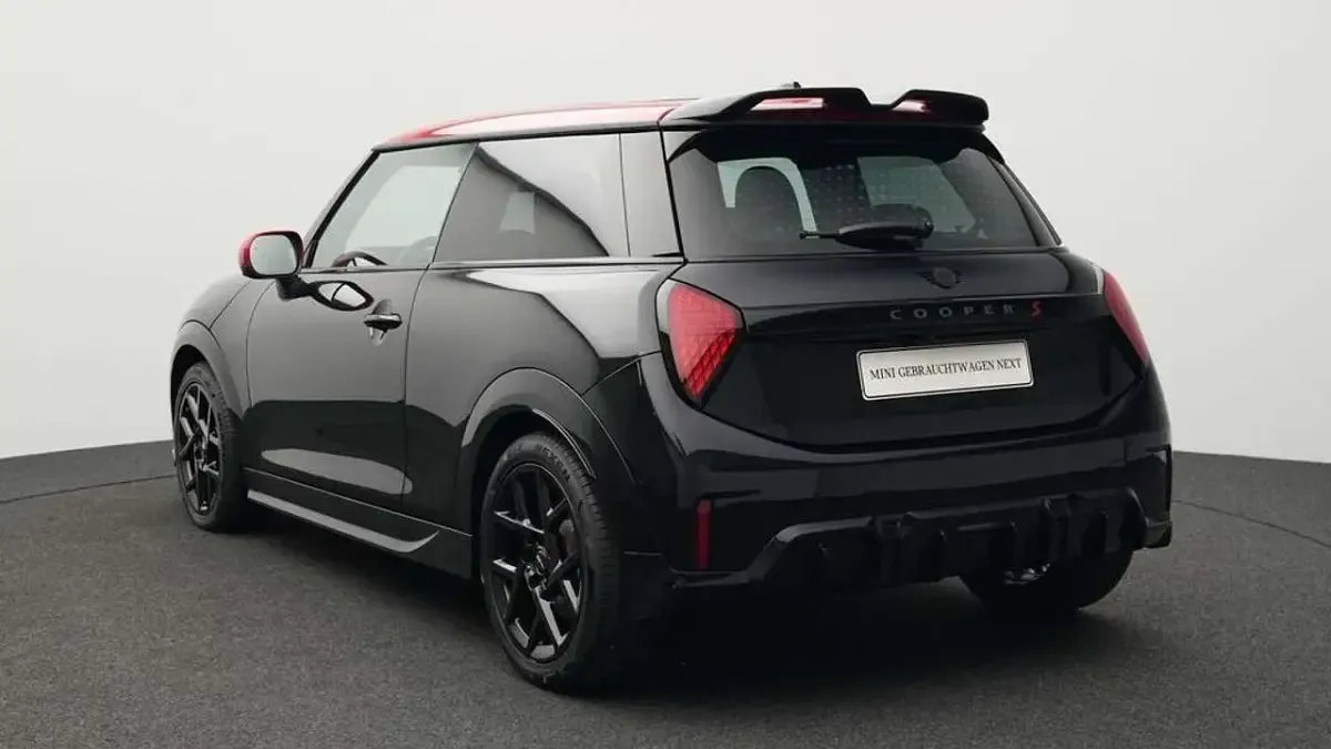 Gebraucht Mini John Cooper Works 204 PS (150 kW) 2024 Schwarz Kleinwagen