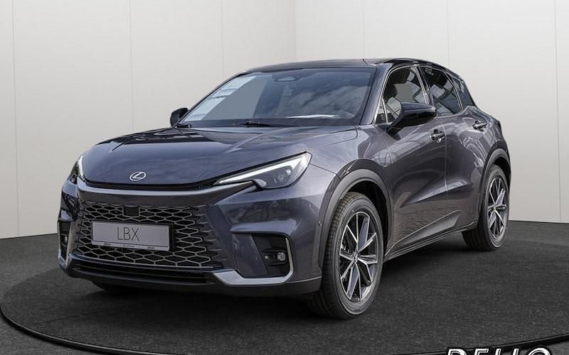 Grau Neu 2025 Lexus LBX SUV | 38.490 € (Teuer) - Bild 1/4