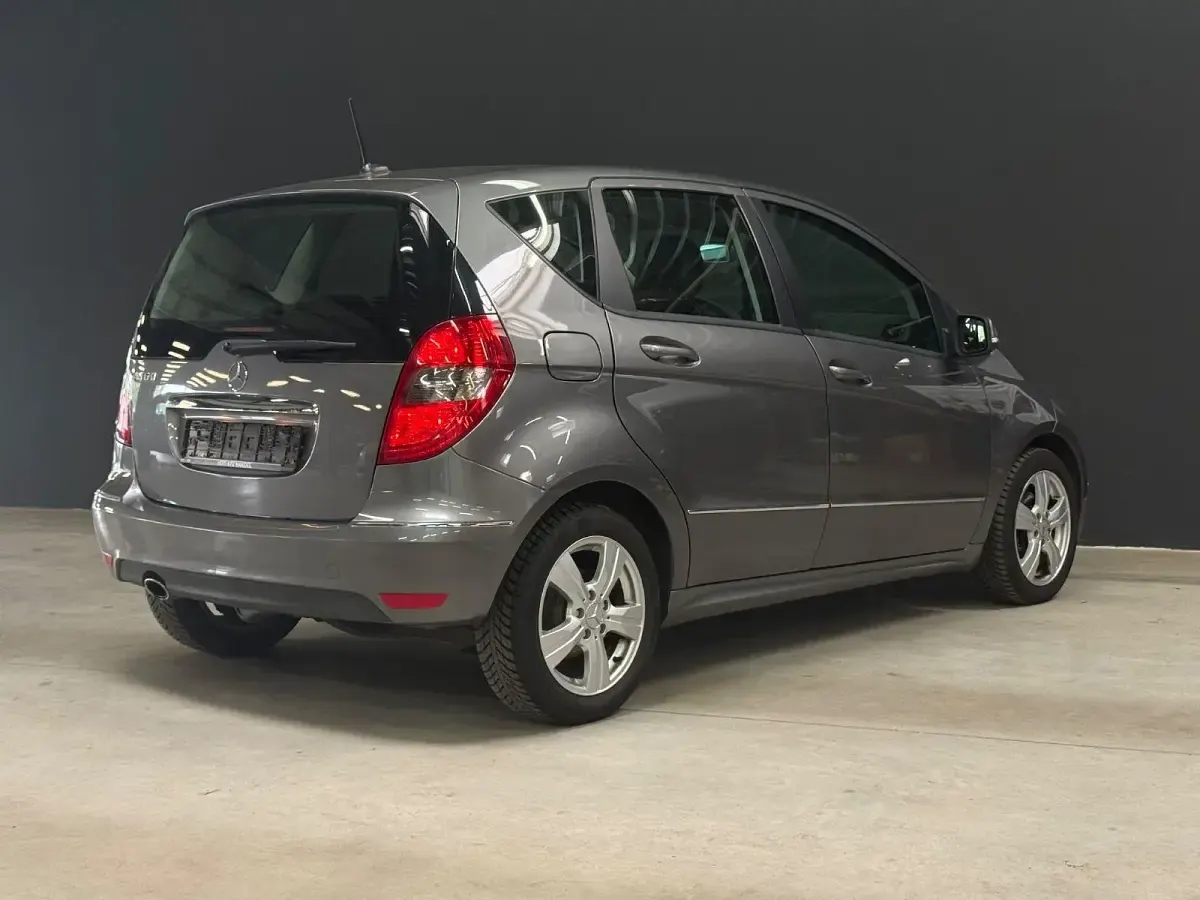 Gebraucht Mercedes A160 95 PS (69 kW) 2010 Grau Kleinwagen
