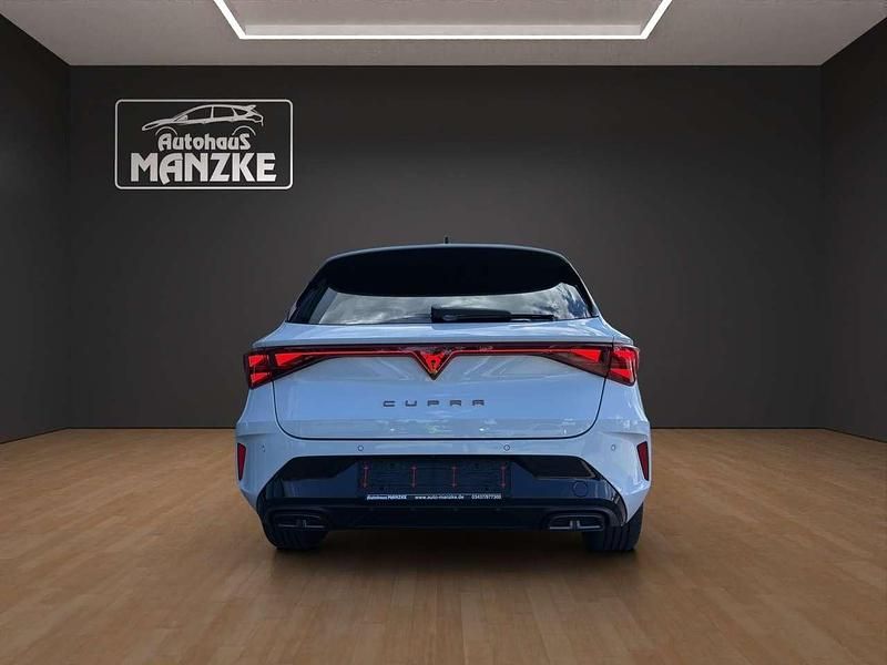 Neu Cupra Leon 150 PS (110 kW) 2025 "nevada" weiss Kombi