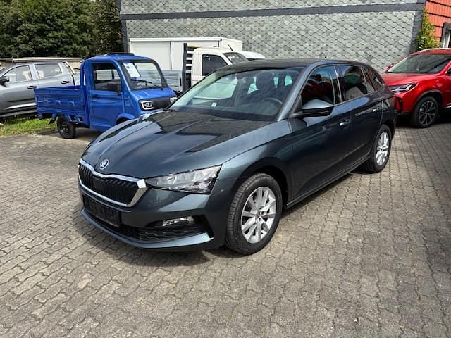 Quarzgrau metallic Gebraucht 2020 Skoda Scala Ambition Kleinwagen | 17.445 € (Etwas zu teuer) - Bild 1/4
