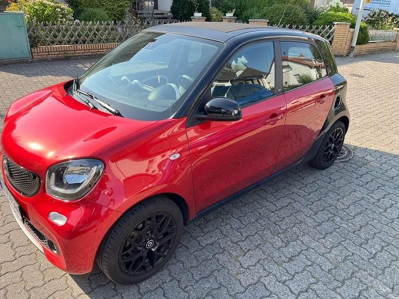Second-hand Smart ForFour Prime 71 CP (52 kW) 2014 Roșu Hatchback