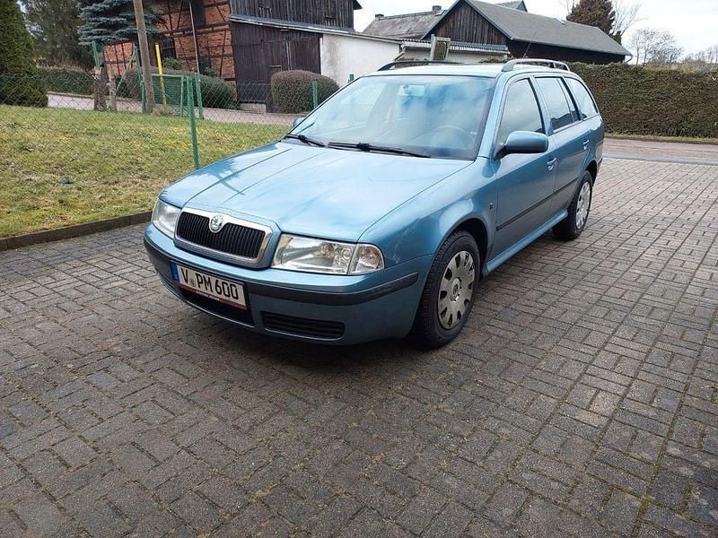 Silber Gebraucht 2009 Skoda Octavia Tour Kombi | 1.750 € (Superpreis) - Bild 1/4