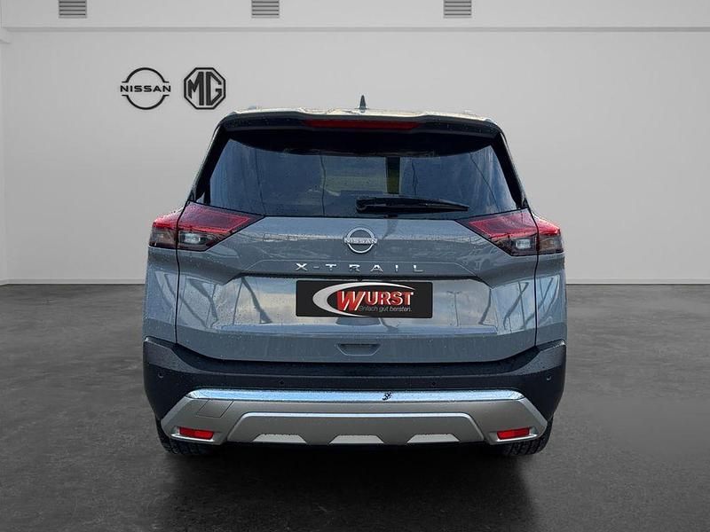 Neu Nissan X-Trail Tekna+ 163 PS (119 kW) 2026 M) (schwarz SUV