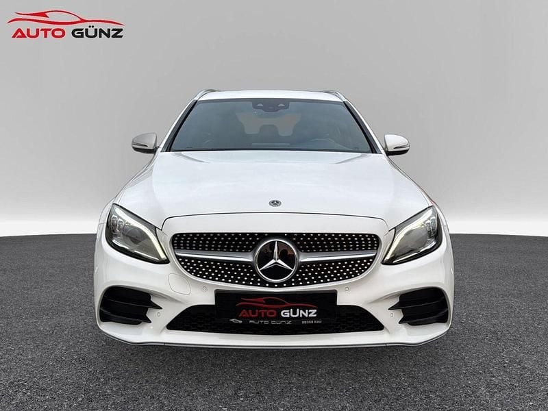 Gebraucht Mercedes C180 AMG line 156 PS (114 kW) 2020 Weiß Kombi