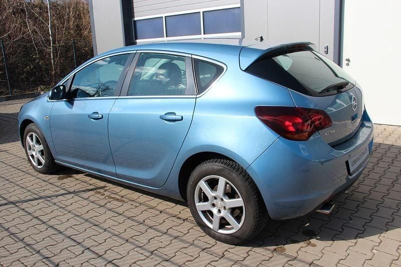 Gebraucht Opel Astra Sport 140 PS (102 kW) 2010 Blau Limousine