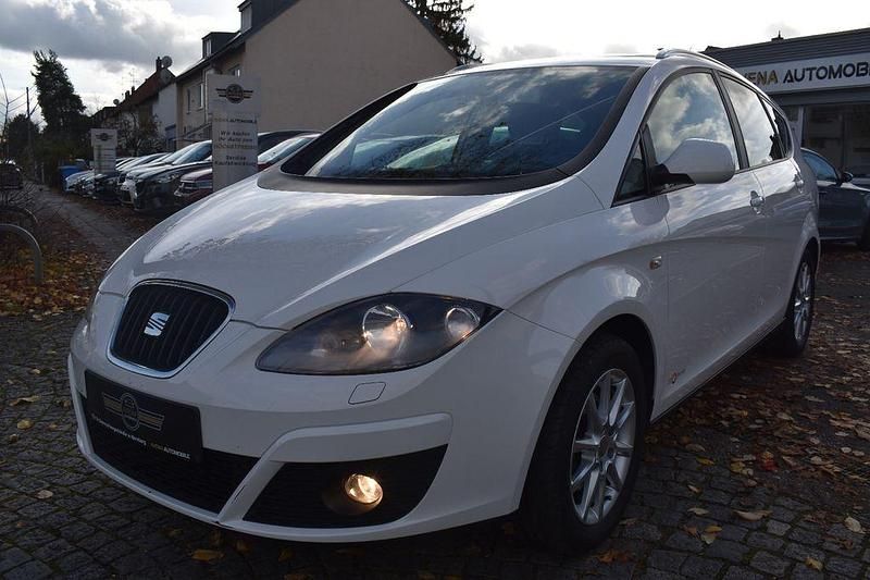 Weiß Gebraucht 2013 Seat Altea XL Copa Van / Kleinbus | 11.900 € - Bild 1/4