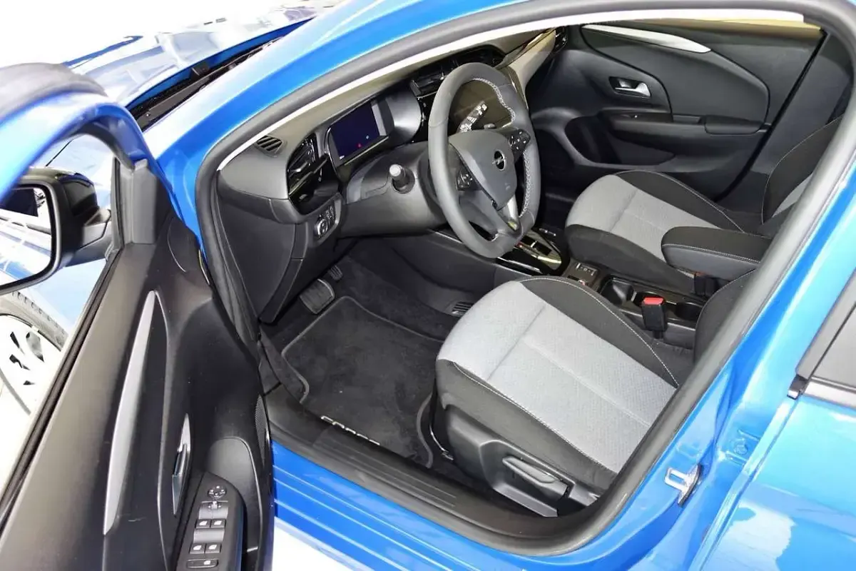 Gebraucht Opel Corsa 101 PS (74 kW) 2025 Voltaik blau Kleinwagen