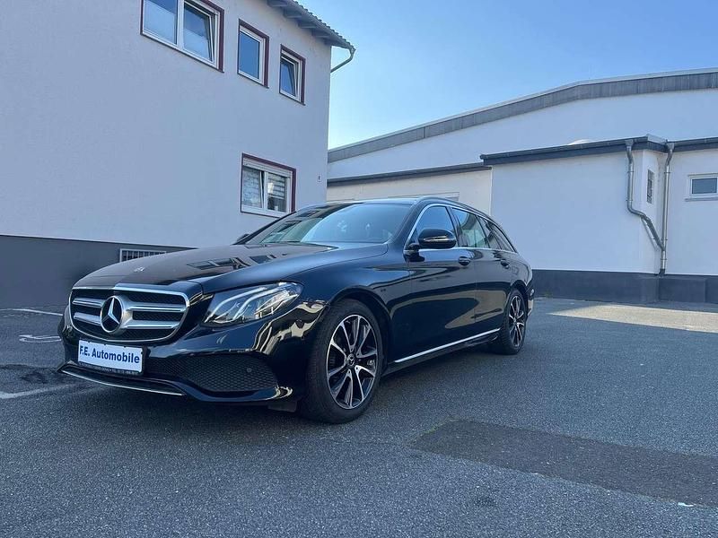 Gebraucht Mercedes E220 Edition 194 PS (142 kW) 2018 Schwarz Kombi