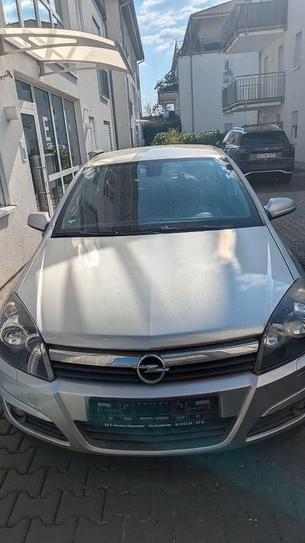 Gebraucht Opel Astra 105 PS (77 kW) 2005 Silber Limousine