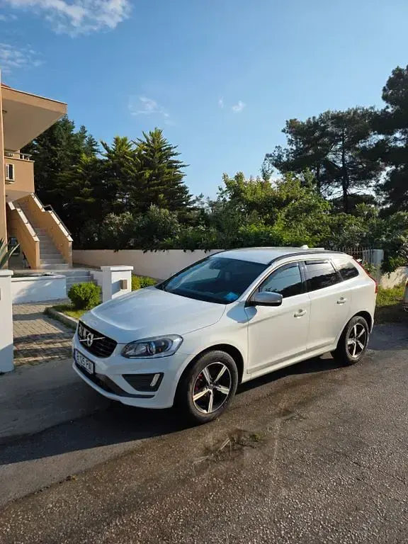Gebraucht Volvo XC60 R-Design 190 PS (139 kW) 2017 Weiß SUV