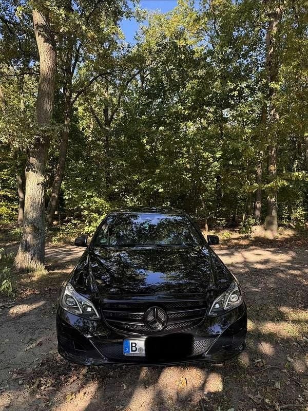 Gebraucht Mercedes E300 231 PS (169 kW) 2016 Schwarz Limousine