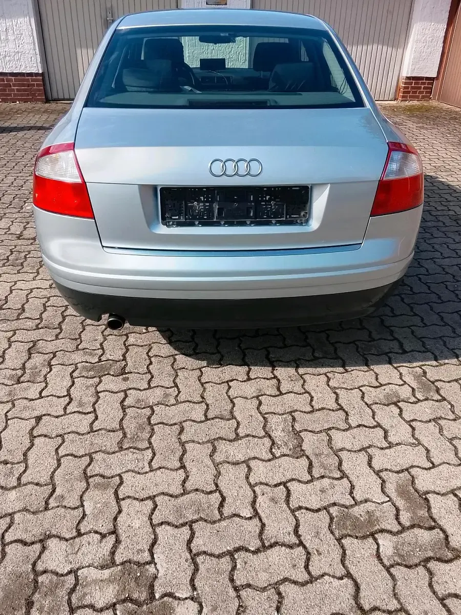 Gebraucht Audi A4 102 PS (75 kW) 2002 Grau Limousine