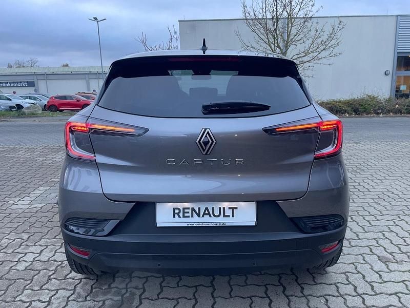 Neu Renault Captur 91 PS (66 kW) 2025 Stahlgrau mit dach in black pearlschwarz (grau) SUV