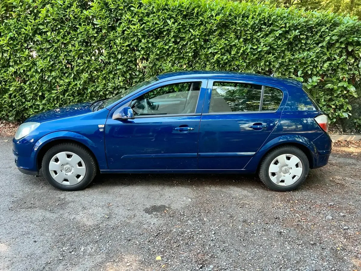 Gebraucht Opel Astra 105 PS (77 kW) 2005 Blau Kombi