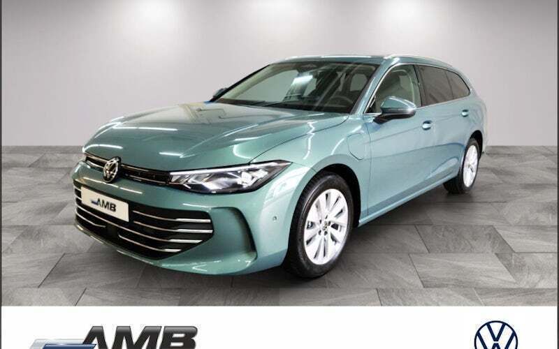 Grün Neu 2025 VW Passat Business Kombi | 56.980 € (Teuer) - Bild 1/2